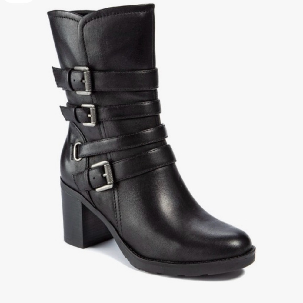 Bare Traps women's boots size 6.5M